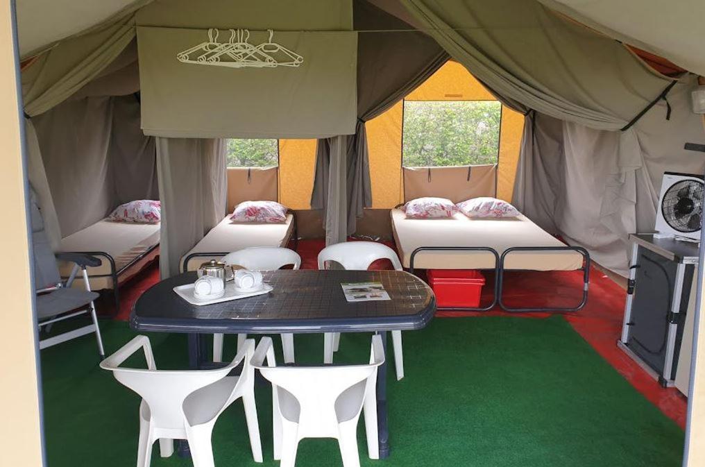 Easyatent Safari tent Lanterna Cervar-Porat Ruang foto